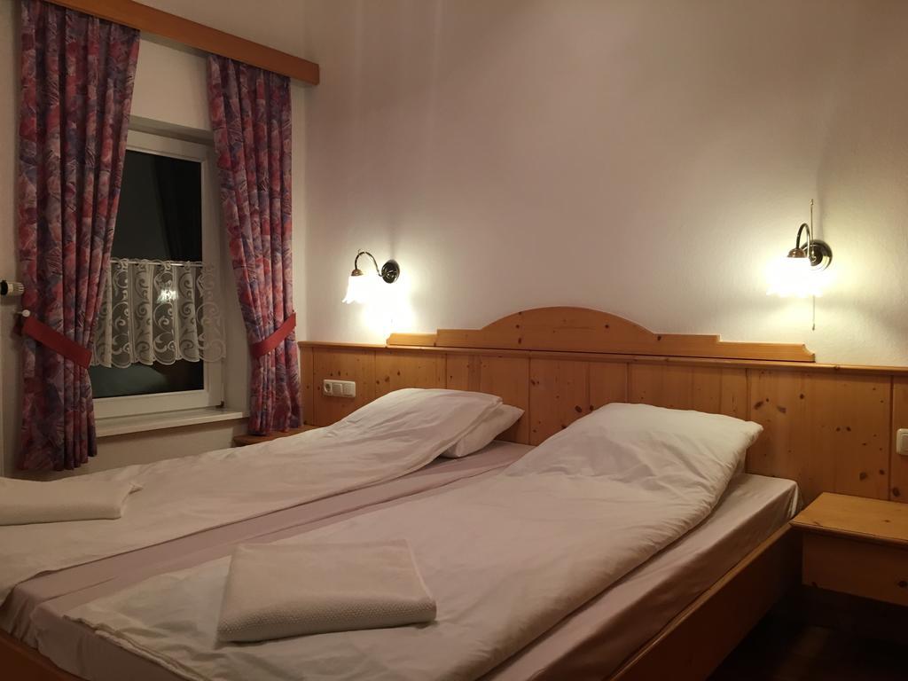 Gasthof Zum Hochfelln Hotel Bergen  Buitenkant foto